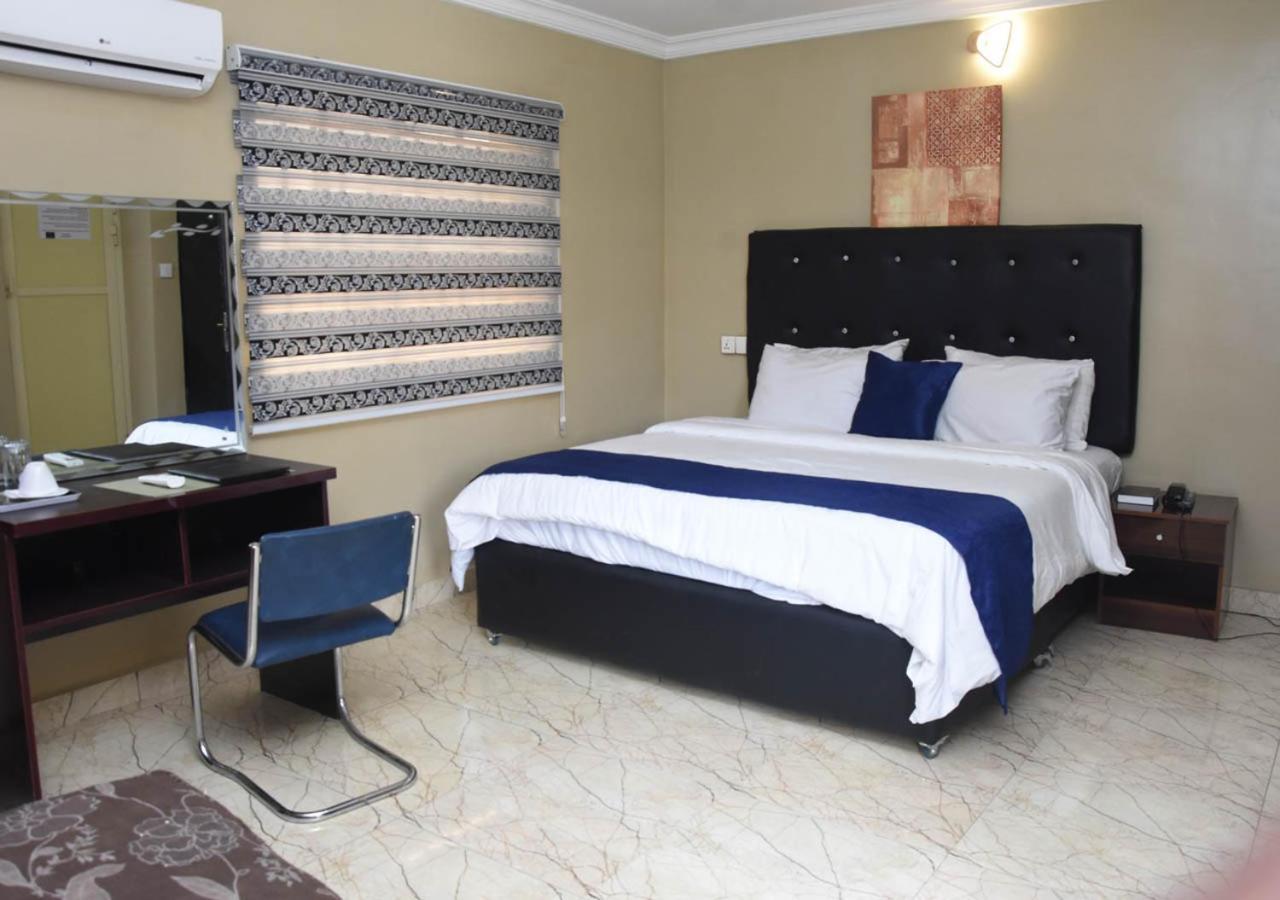 24-7 Electricity Agore Hotels And Suites Ltd Awoyaya Exteriör bild