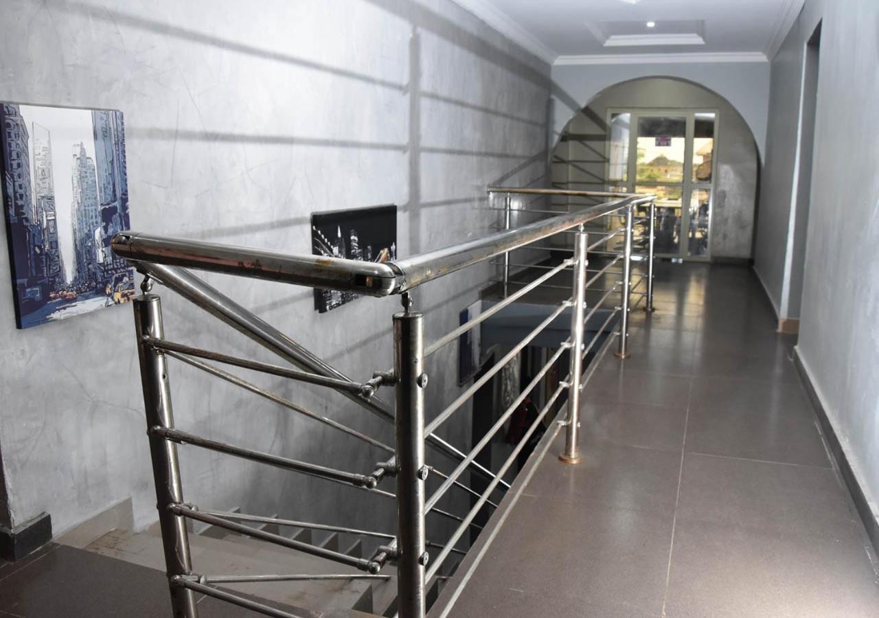 24-7 Electricity Agore Hotels And Suites Ltd Awoyaya Exteriör bild