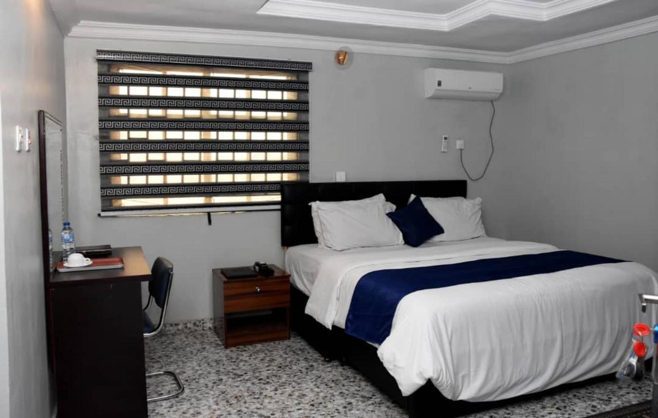 24-7 Electricity Agore Hotels And Suites Ltd Awoyaya Exteriör bild