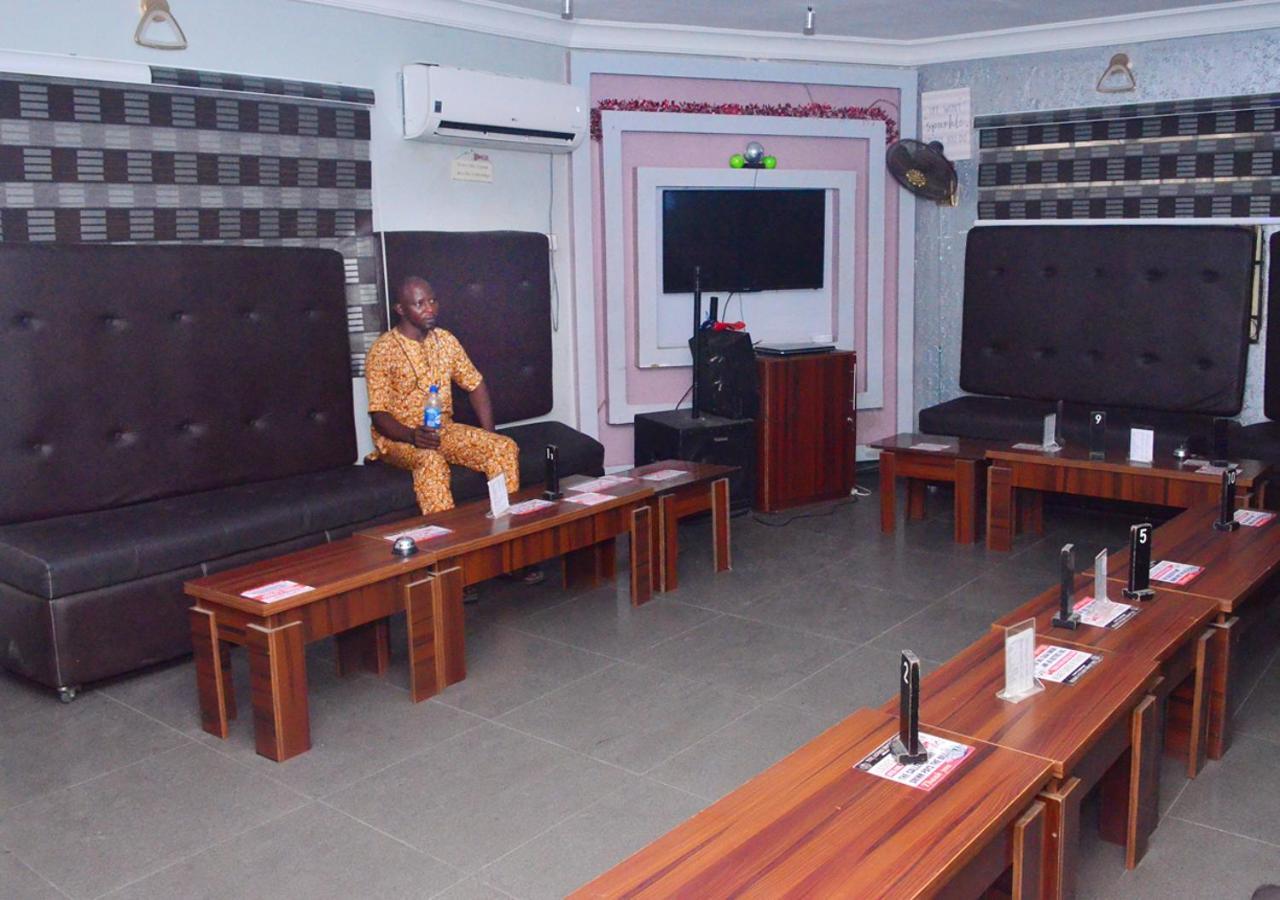 24-7 Electricity Agore Hotels And Suites Ltd Awoyaya Exteriör bild