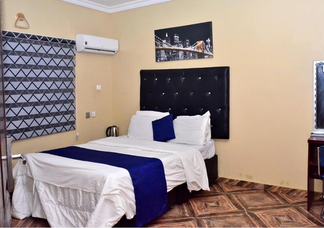24-7 Electricity Agore Hotels And Suites Ltd Awoyaya Exteriör bild