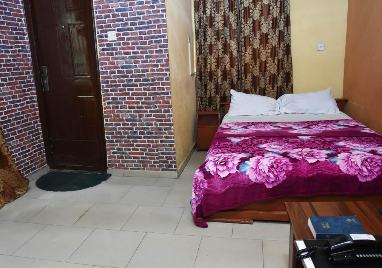 24-7 Electricity Agore Hotels And Suites Ltd Awoyaya Exteriör bild