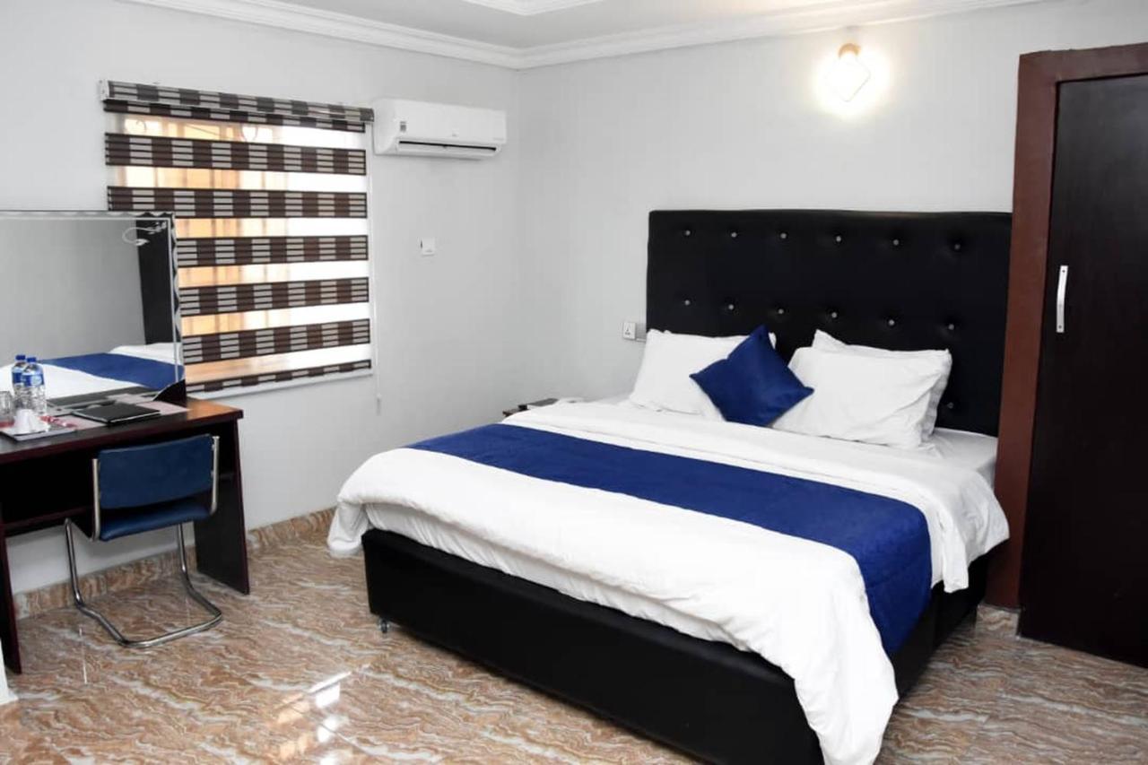24-7 Electricity Agore Hotels And Suites Ltd Awoyaya Exteriör bild